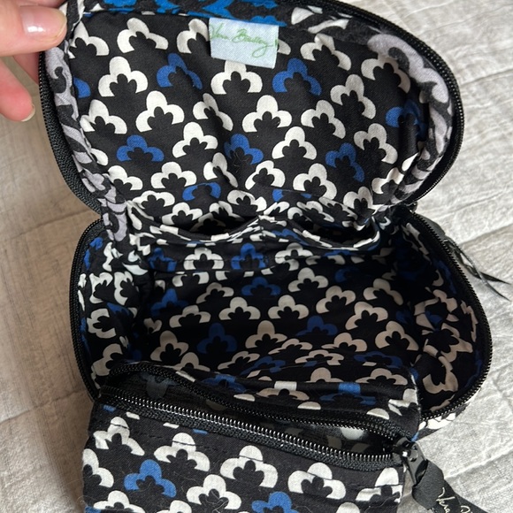 Small Vera Bradley Jewlery Organizer - Picture 2 of 3